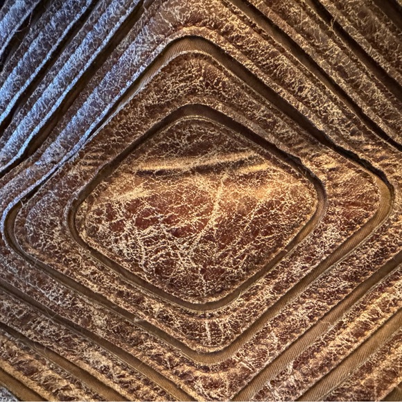 Black Rivet Textured Dark brown Tote from Wilson’s Leather! Like new! - Picture 3 of 10